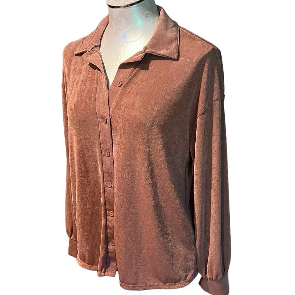 Vibe Sportswear Women’s Long Sleeve Button Down Blouse oversize fit XS